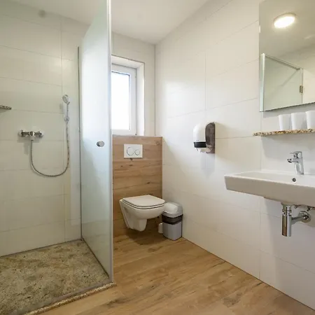 Kamzik A Drevenica Guest house